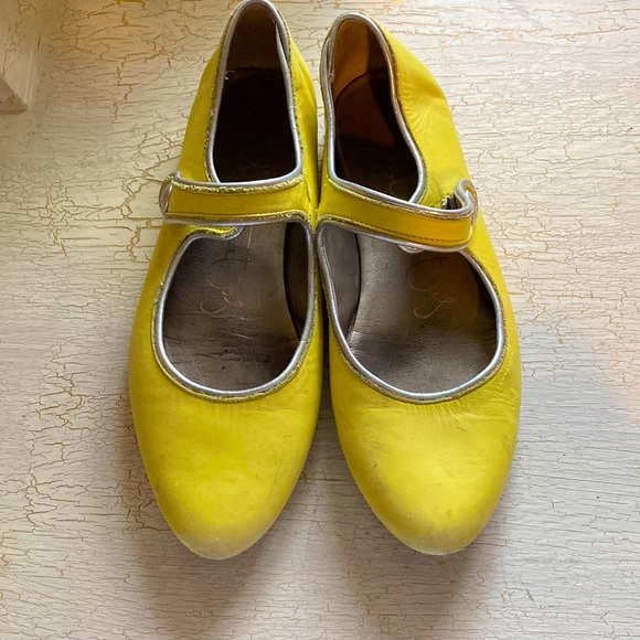 Papanatas mary Jane yellow girls shoe - Picture 1 of 1